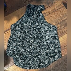 Sleeveless Shirt​​​